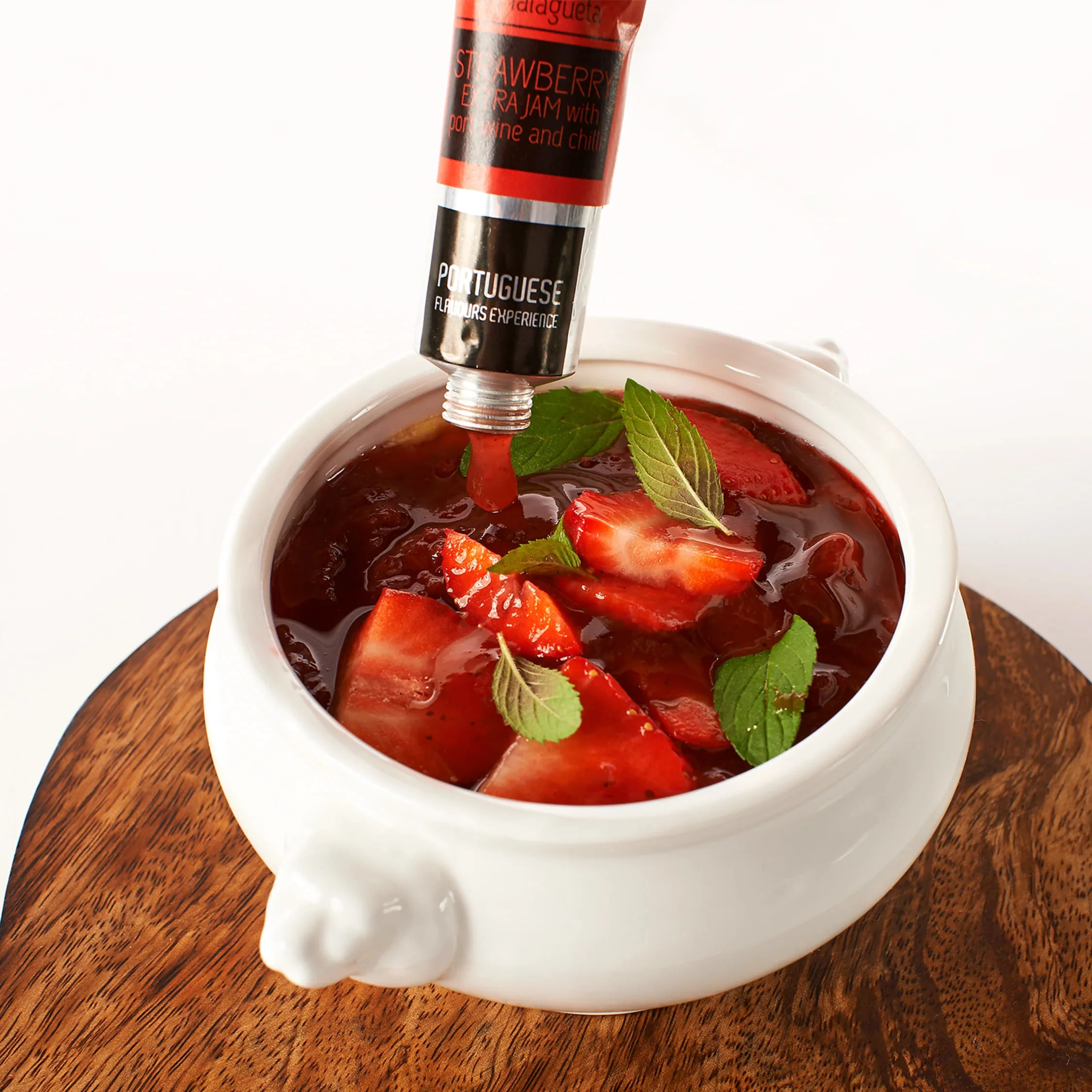 Strawberry Extra Jam with Liqueur Wine and Chilli - meia.dúzia® - Image 3